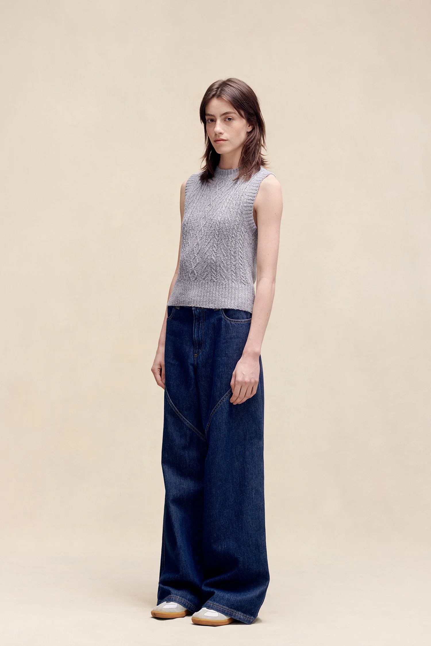 Feli Sleeveless Sweater Grey - Image 5